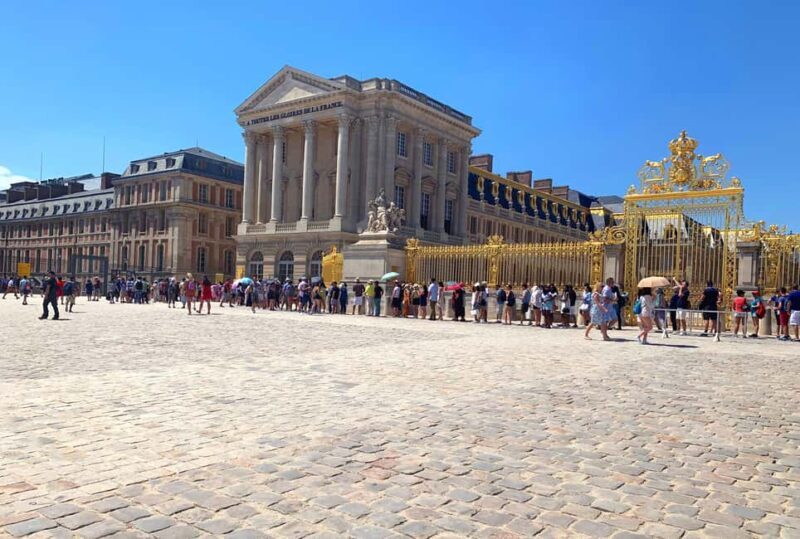 Excursion to discover the Versailles Monarchy - Key Points