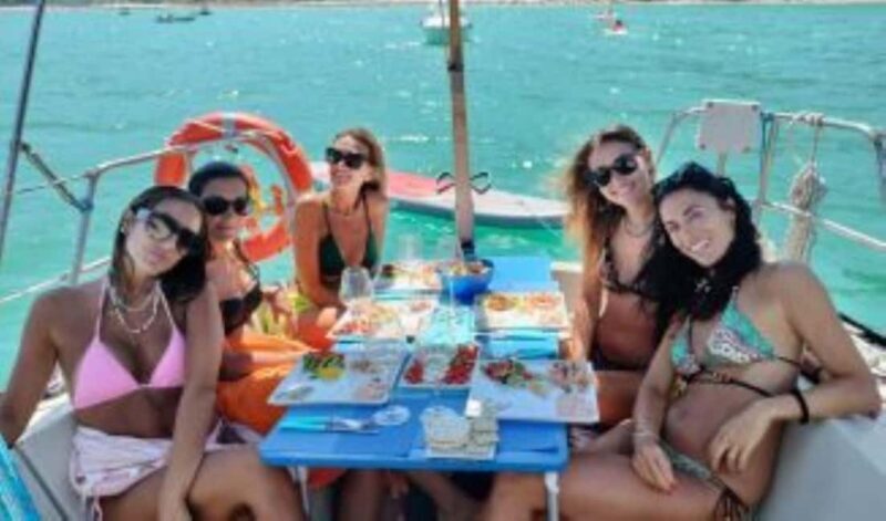 Excursion to the Two Sisters beach - Key Points