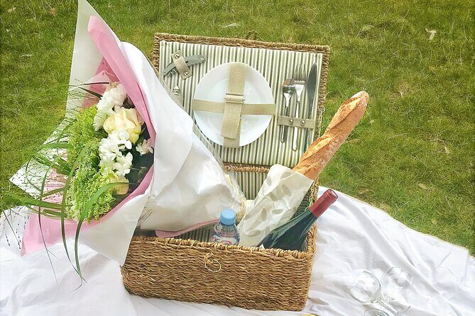 Experience a Decadent French Picnic with Wine Pairing in Paris - What the Reviews Say