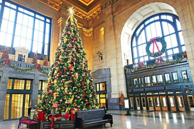 Experience Kansas City Private Christmas Stroll - Exploring the Itinerary in Detail