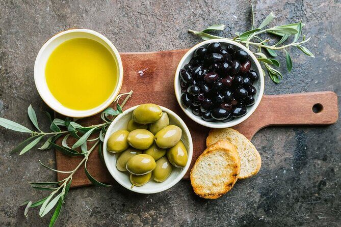 Experience of Olive Oil Tasting Crete , Visit the Knossos Palace - The Guide and Reviews