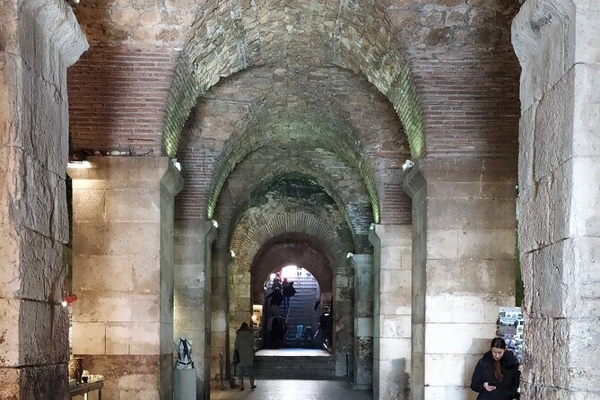 Experience Split With Local Professional Historian - Private - FAQ