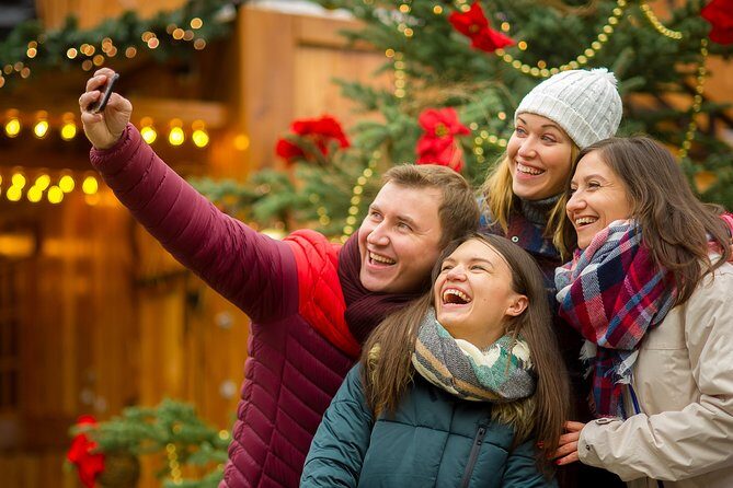Experience the season with a scavenger hunt in Vancouver with Holly Jolly Hunt - A Detailed Look at the Holly Jolly Hunt Experience
