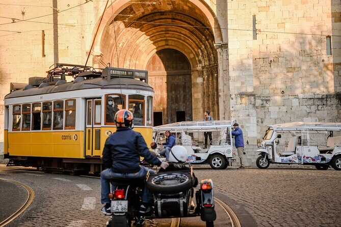 Expert Plus Tour of Lisbon in Private Eco Tuk Tuk - Who Should Consider This Tour?