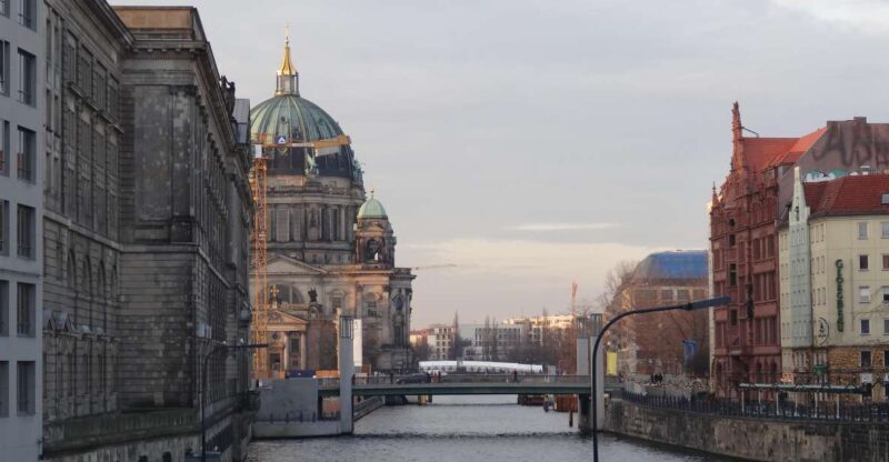 Explore Berlin Tour: History and Highlights - Who Should Consider This Tour?