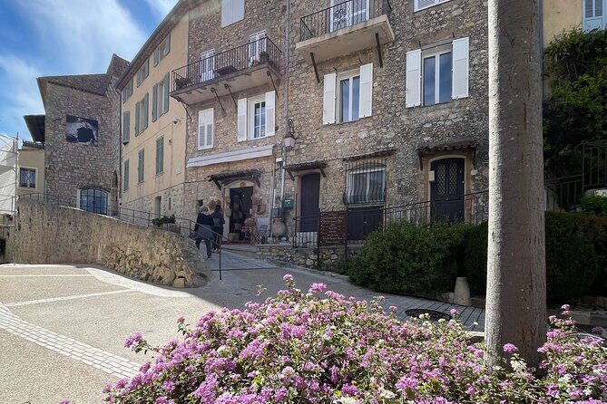 Explore Cannes Countryside in Style with our Classic Bus Tours! - Who Is This Tour Best For?