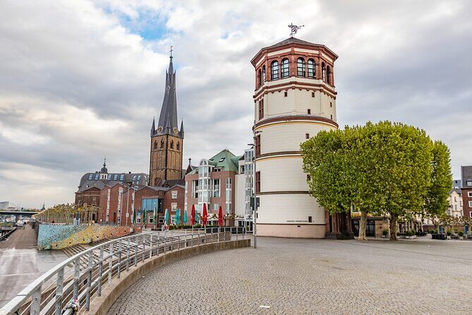 Explore Dusseldorf in 60 minutes with a Local - Key Points