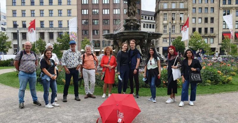 Explore Düsseldorf with Passionate tour guides! - The Guides: Enthusiasm and Expertise