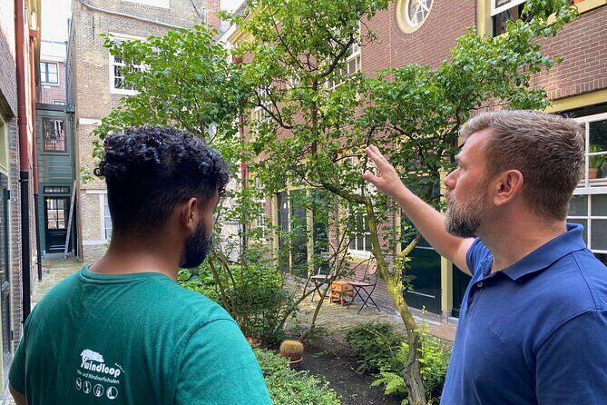 Explore hidden streets with friends - Private Tour - The Sum Up