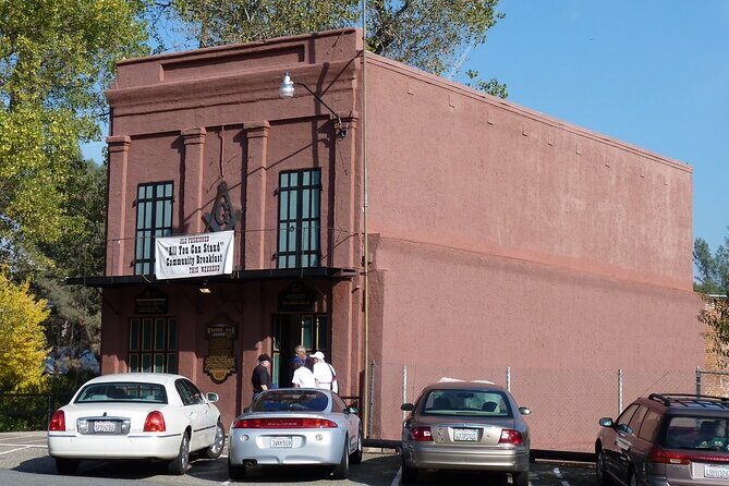 Explore Historic Gold Rush Towns and Legends - Key Points