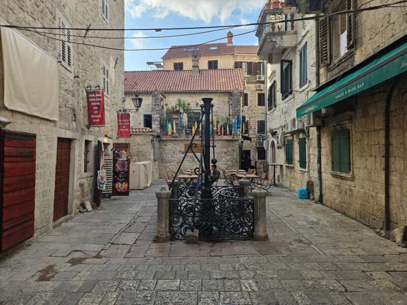 Explore Kotor: Old Town Walk & Bay Coast Bike Tour - Who Is This Tour Best For?