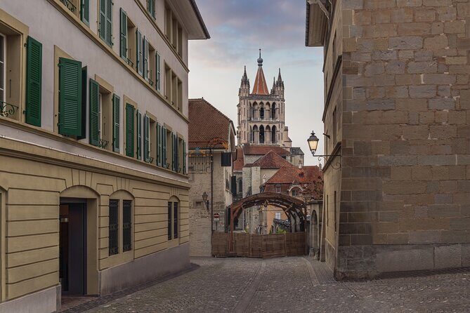 Explore Lausanne in 60 minutes with a Local - What to Expect on the Tour