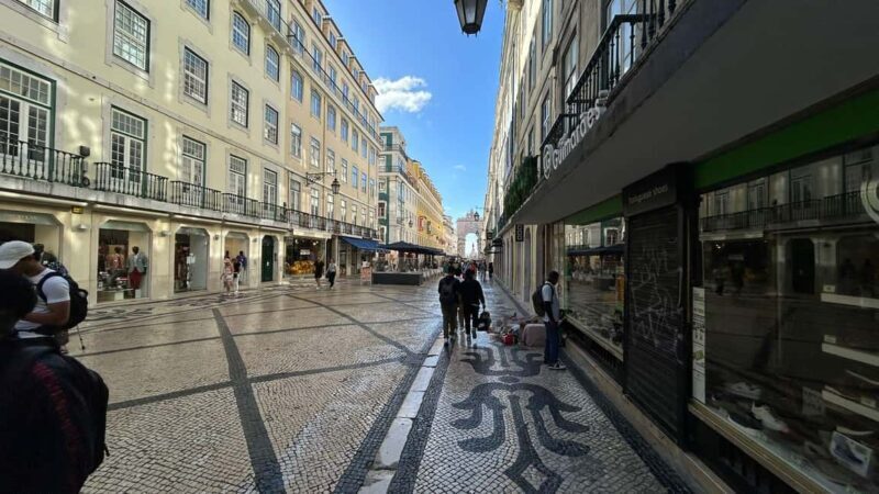 Explore Lisbon's Historic Sites on Foot - The Final Stop: Praça do Comércio