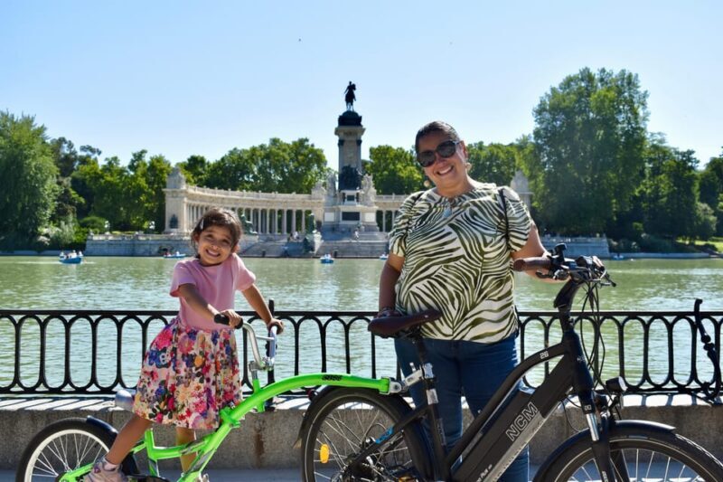 Explore Madrid by bike taking photos with Benja - The Ride and Group Dynamic