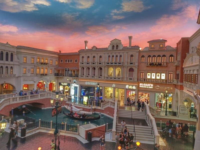 Explore Must-See Spots: Las Vegas Strip Walking Tour - Key Points