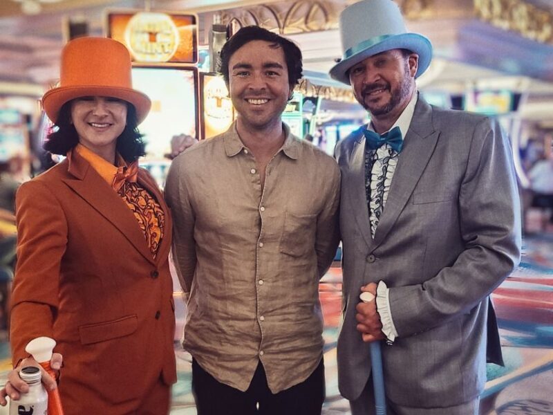 Explore Must-See Spots: Las Vegas Strip Walking Tour - The Pros and Cons