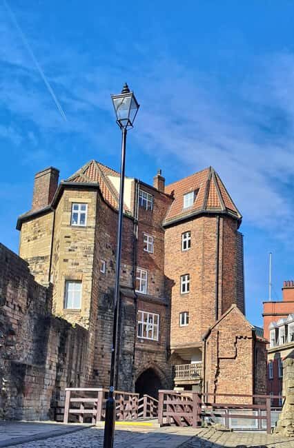 Explore Newcastle: 2 hour City Tours in Italian or English - Who Is This Tour Best For?