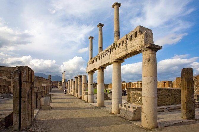 Explore Pompeii: Half-Day Highlights Tour with Pickup from Naples - The Itinerary in Detail