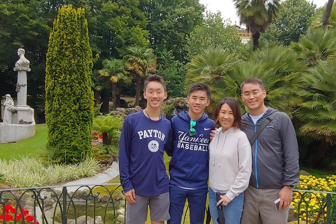 Explore San Sebastiáns History & Taste Its Flavors at Lunch - Key Points