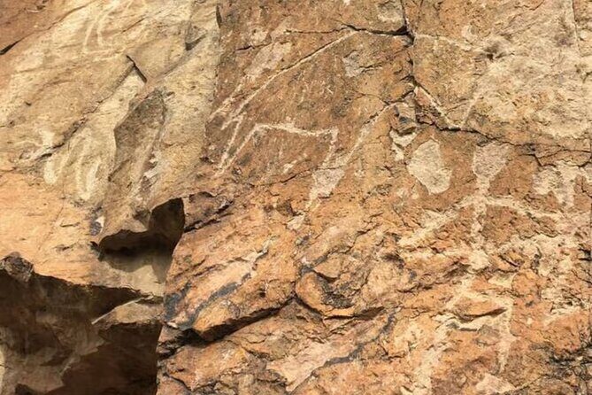 Explore Tanbaly and Tamgaly Tas in 1 day! - Key Points