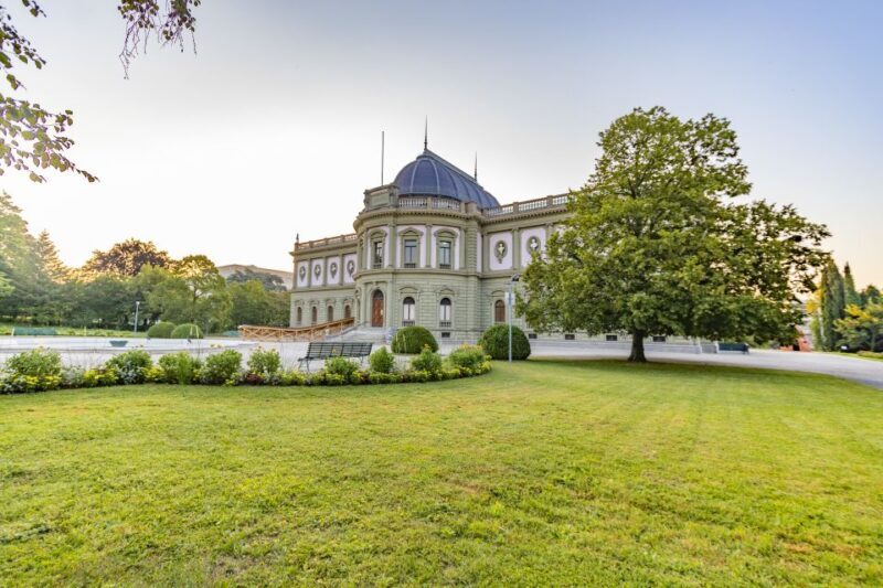 Explore the best guided intro tour of Geneva with a Local - What Do Travelers Say?