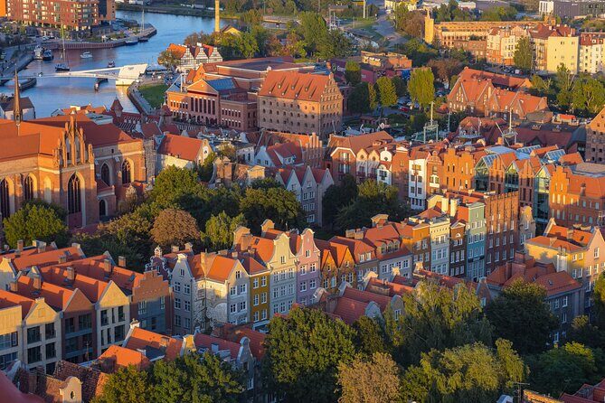 Explore the Instaworthy Spots of Gdansk with a Local - Who Should Consider This Tour?