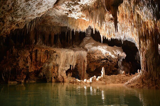 Explore the Mystical Río Secreto - Key Points