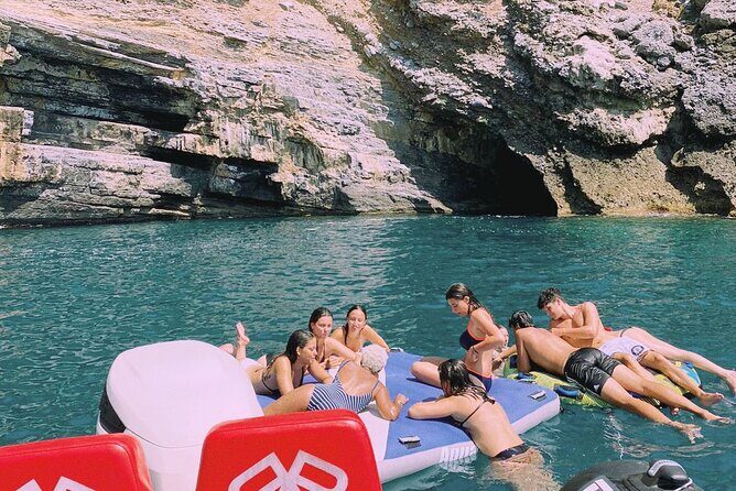 Explore the secrets of the Gulf of Poets and Cinque Terre by sea - Key Points