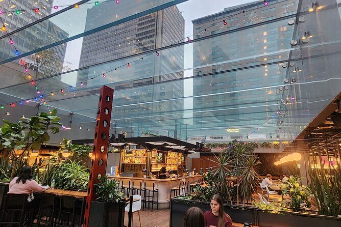 Explore the Underground City with a local comedian - Who Is This Tour Best For?