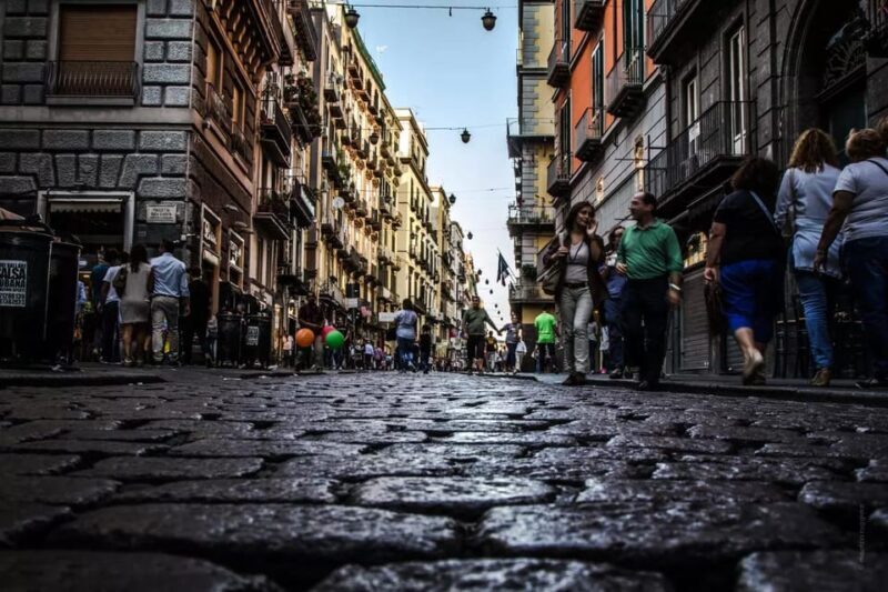 Explore Urban Art in Naples' Vibrant Spanish Quarter Streets - Key Points