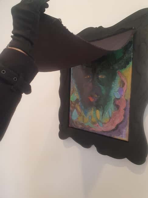 Exploring contemporary art galleries - FAQs