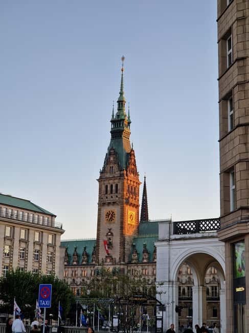 Exploring the many faces of Hamburg's modern architecture - The Experience in Detail