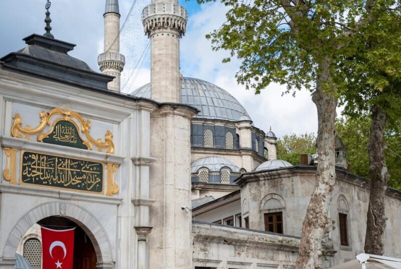 Eyüp Sultan Mosque and Eyüp District Istanbul Walking Tour - Practical Details and How It Adds Up