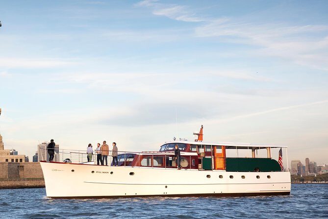 Fall Foliage Cruise on Yacht Full Moon from Chelsea Piers - An In-Depth Look at the Experience