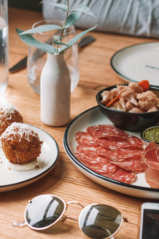 Familly friendly: tailored tapas, giants & Scavenger Hunts! - How the Day Unfolds