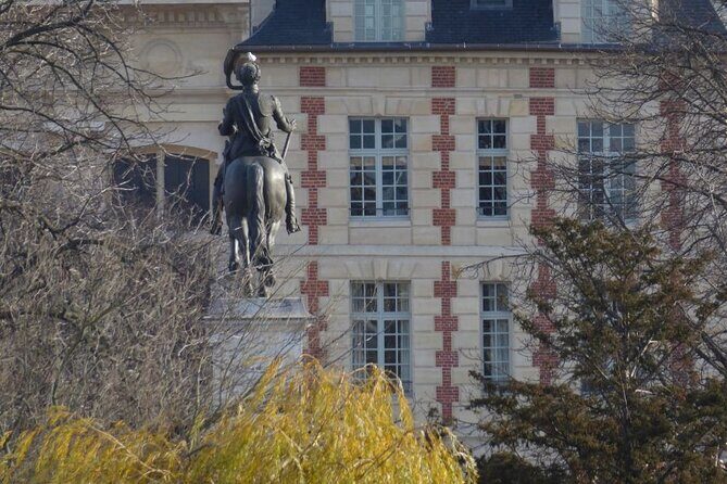 Family treasure hunt from the Panthéon to the Louvre - The Sum Up
