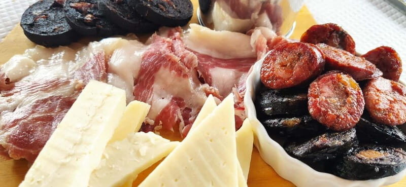 Faro food tour (with drinks) & city highlights - 10 tastings - Key Points