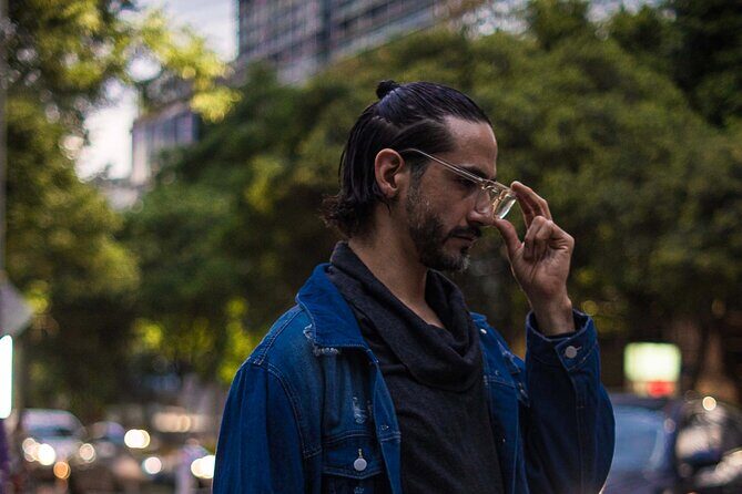 Fast Stunning Mexico City Photoshoot Cinematic and Urban Style - Who Would Love This?