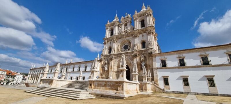 Fátima, Alcobaça and Nazaré Full Day Private Tour - Nazaré: From Historic Monastery to Surf Town