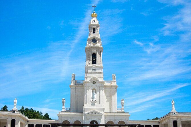 Fátima Batalha Nazaré and Óbidos Private Tour - Key Points
