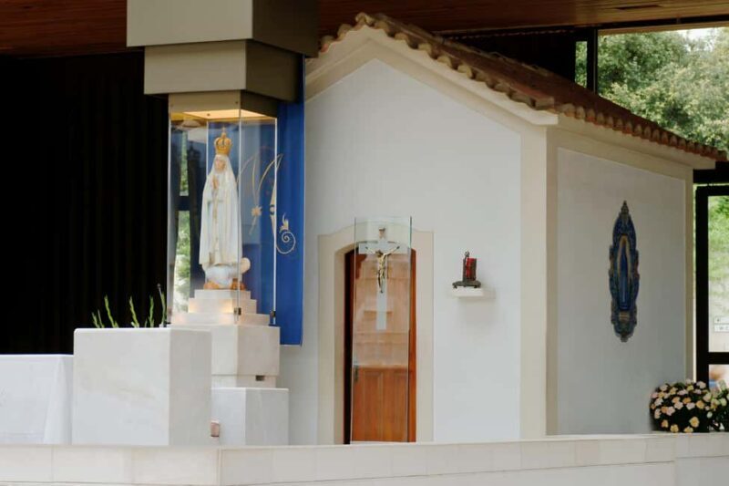 Fátima Express Sanctuary: The Spiritual Heart of Portugal in a few hours - A Secret Stop and Souvenirs