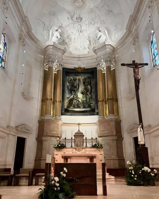 Fátima Express Sanctuary: The Spiritual Heart of Portugal in a few hours - FAQs