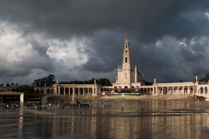 Fatima Sanctuary and Pastorinhos Village Day Trip from Porto - What Makes This Tour Worth Considering?