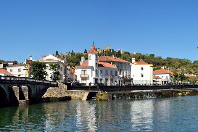 Fatima, Tomar and Convent of Christ on comfortable minivan - Key Points