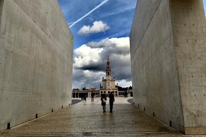 Fatima Tour + Batalha Monastery + Nazareth + Óbidos - Logistics and Practicalities