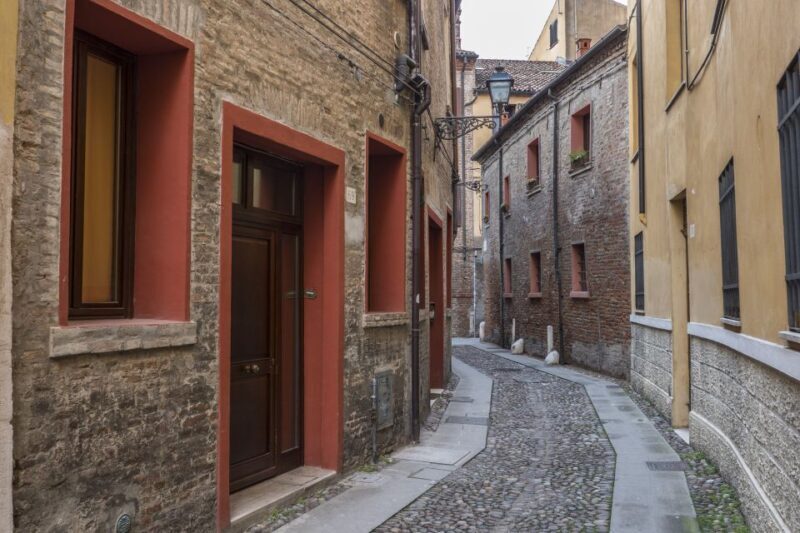 Ferrara: City Highlights Walking Tour with Local Guide - Why This Tour Works Well