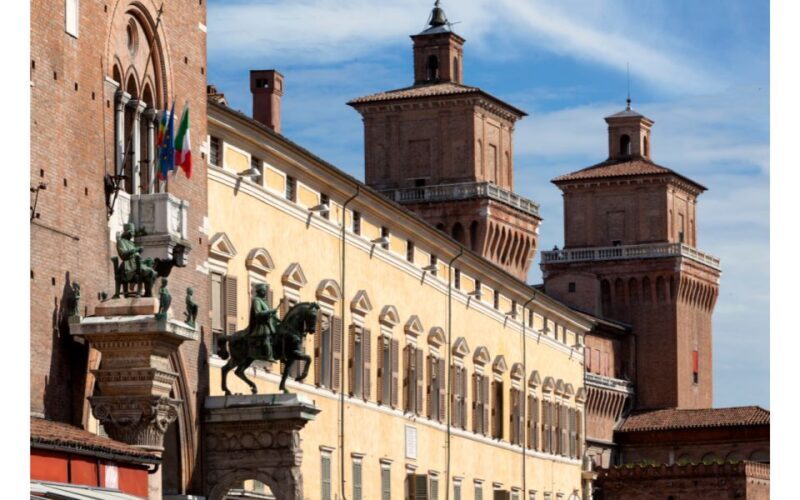 Ferrara: Walking Tour, Highlights and Food Tastings - Key Points