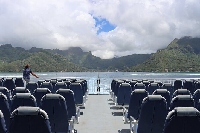 Ferry Transfer between Papeete, Tahiti and Moorea - Schedule and Booking Details