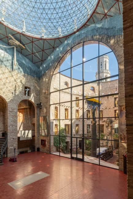 Figueres: Dalí Theatre-Museum Guided Tour with Tickets - Visiting Dalí’s Final Resting Place