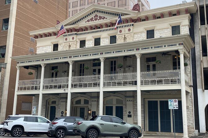 Film Locations & Movie Trivia In Downtown Austin - Key Points